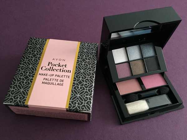 Pocket Collection Make-up Palette, 5g, P499. This compact and handy makeup palette with lots of colors to give you different looks is a kikay kit essential. It can be folded and can fit even the smallest purse.