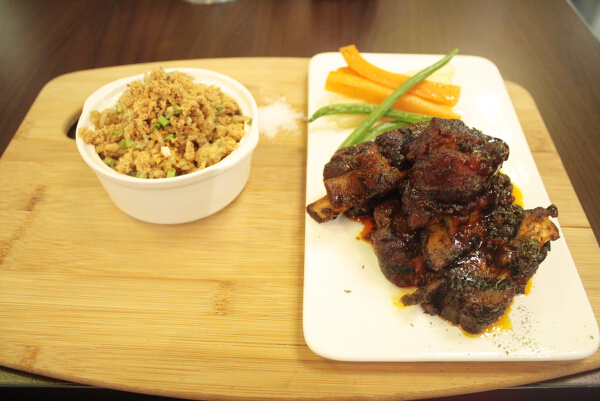 5. Organic BBQ Pork Spare Ribs (450g), P725. It comes with your choice of sides: Grilled Parmesan Corn, Fresh Mixed Salad, Plain Rice, Garlic Rice, Chorizo & Salted Egg Rice, Mashed Potato, or my favorite, the Adobo Rice (P65 if add-on). The slightly sweet ribs are super tender and with a nice char to it. Having it with the Adobo Rice is like an explosion of flavor in your mouth; napa-exclaim ako after my first spoonful of ribs with Adobo Rice!